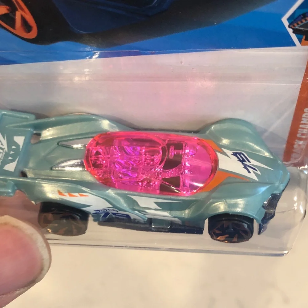 Mattel Hot Wheels Blitzspeeder - Blue and pink